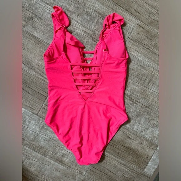 Lilly Pulitzer Carmen Ruffle Swimsuit Coral Pink Color Size 12 EUC - Picture 3 of 4